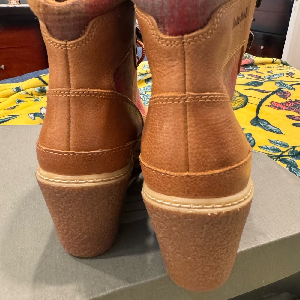 Timberland Brown and Red Plaid Lace-Up Boots - Picture 5 of 16